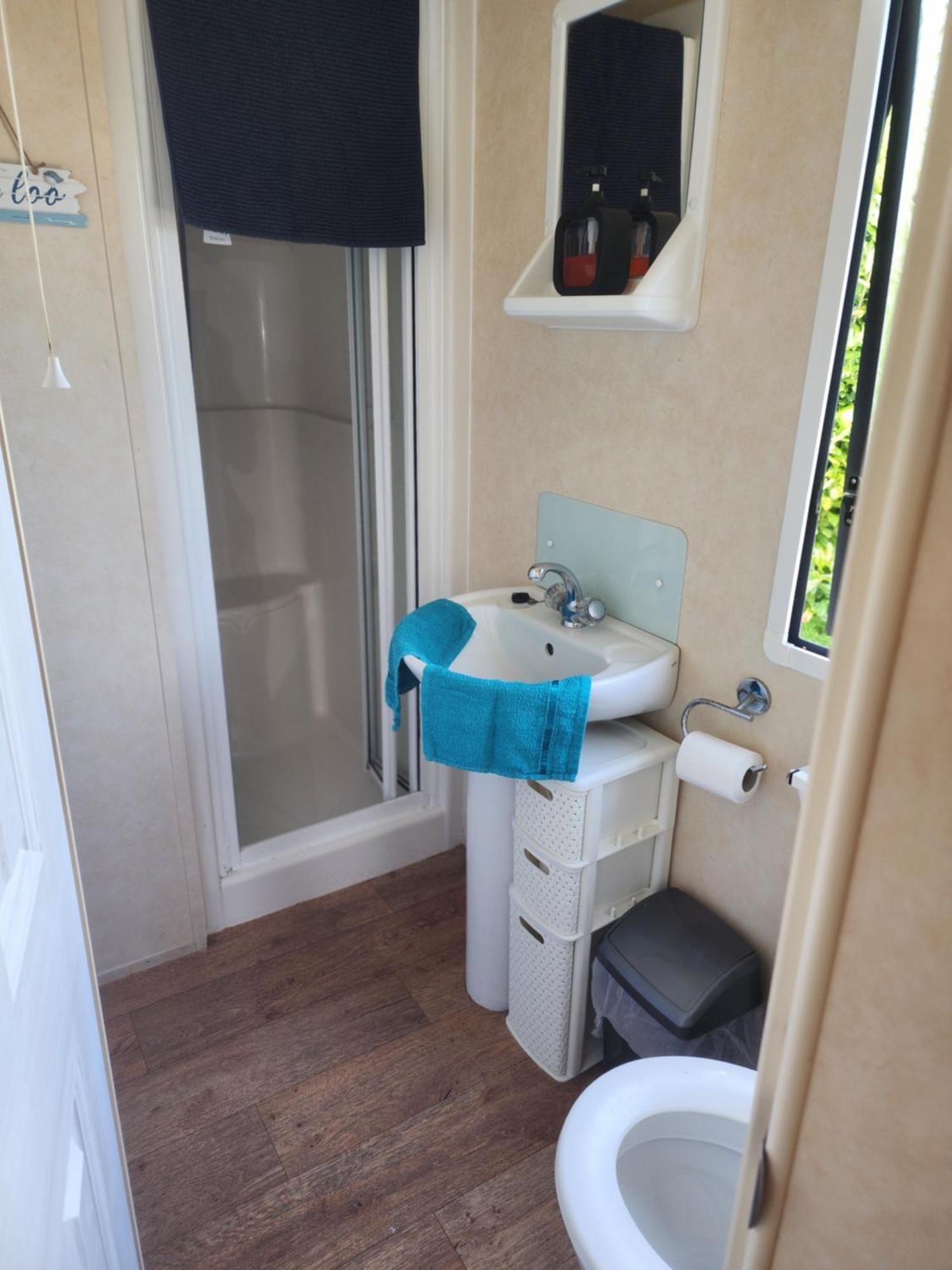 18 Vale Park * Fishguard